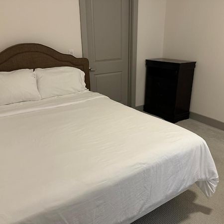 Resort-Style Apartments Near The Galleria Houston Esterno foto