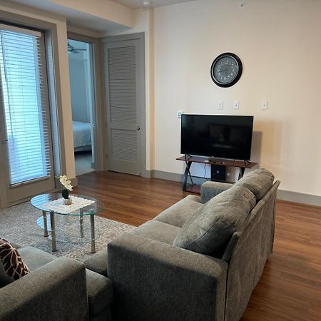 Resort-Style Apartments Near The Galleria Houston Esterno foto
